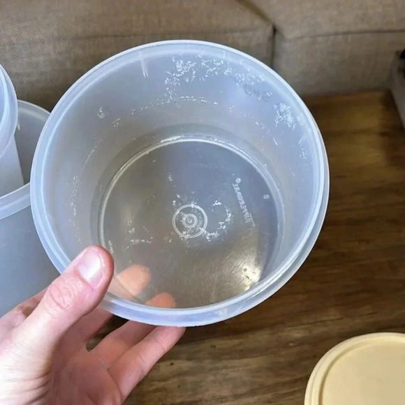 6 ct Tupperware 6 piece bundle plastic bowls/containers w/lids - Picture 8 of 10